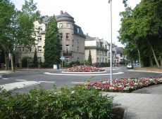 Kreisverkehrsplatz Friedensallee-Hugenottenallee, Durchmesser 24,5m, Stadt Neu-Isenburg 2004