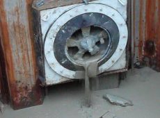 Trinkwasserleitung Berkach-Büttelborn, Durchpressung der DB-Strecke 4010: Ankunft Bohrkopf in Zielgrube (2010)