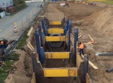 Verlegung DN 2000 Stauraumkanal mit Gleitschienenverbau (2017)